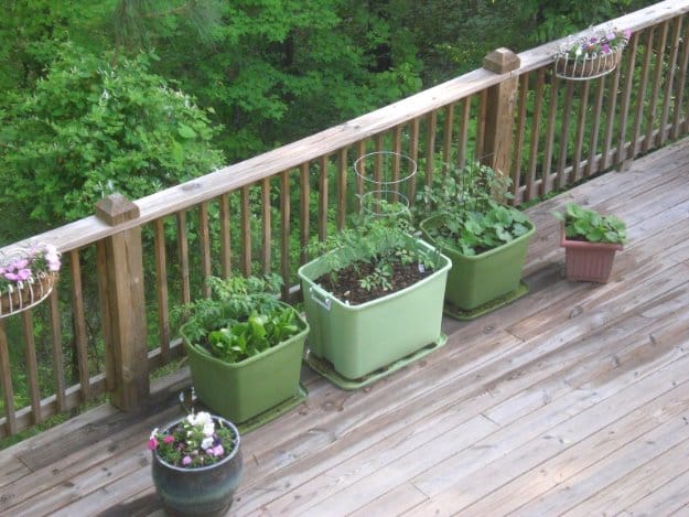 DIY Ideas for Your Garden - Rubbermaid Container Garden - Cool Projects for Spring and Summer Gardening - Planters, Rocks, Markers and Handmade Decor for Outdoor Gardens