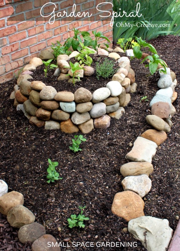DIY Ideas for Your Garden - Small Vegetable Garden Using a Garden Spiral - Cool Projects for Spring and Summer Gardening - Planters, Rocks, Markers and Handmade Decor for Outdoor Gardens