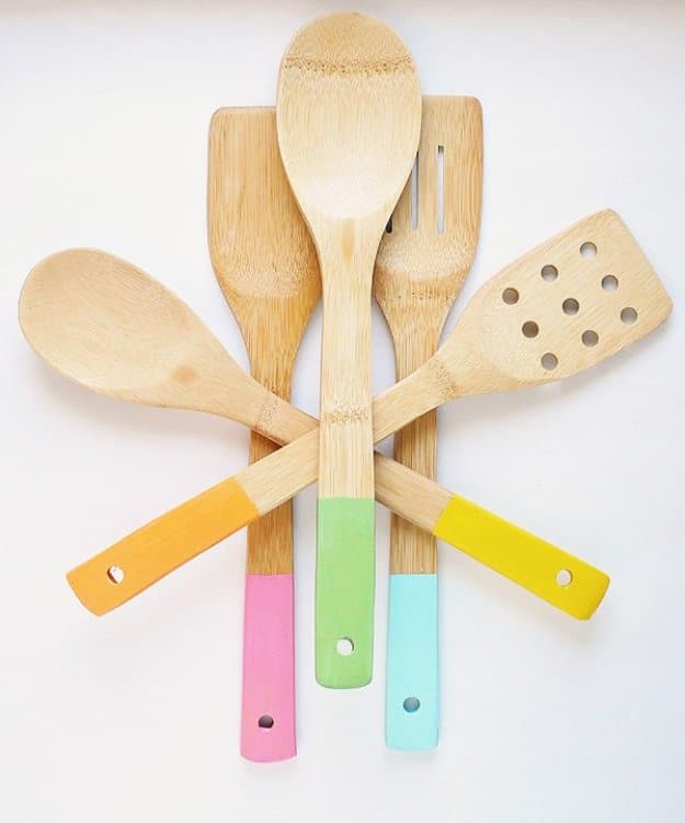 DIY Kitchen Decor Ideas - Color Dipped Wood Kitchen Utensils - Creative Furniture Projects, Accessories, Countertop Ideas, Wall Art, Storage, Utensils, Towels and Rustic Furnishings #diyideas #kitchenideass