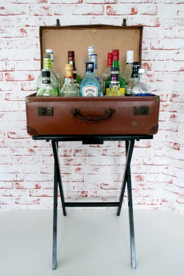 DIY Kitchen Decor Ideas - DIY Faux Bar Table - Creative Furniture Projects, Accessories, Countertop Ideas, Wall Art, Storage, Utensils, Towels and Rustic Furnishings #diyideas #kitchenideass