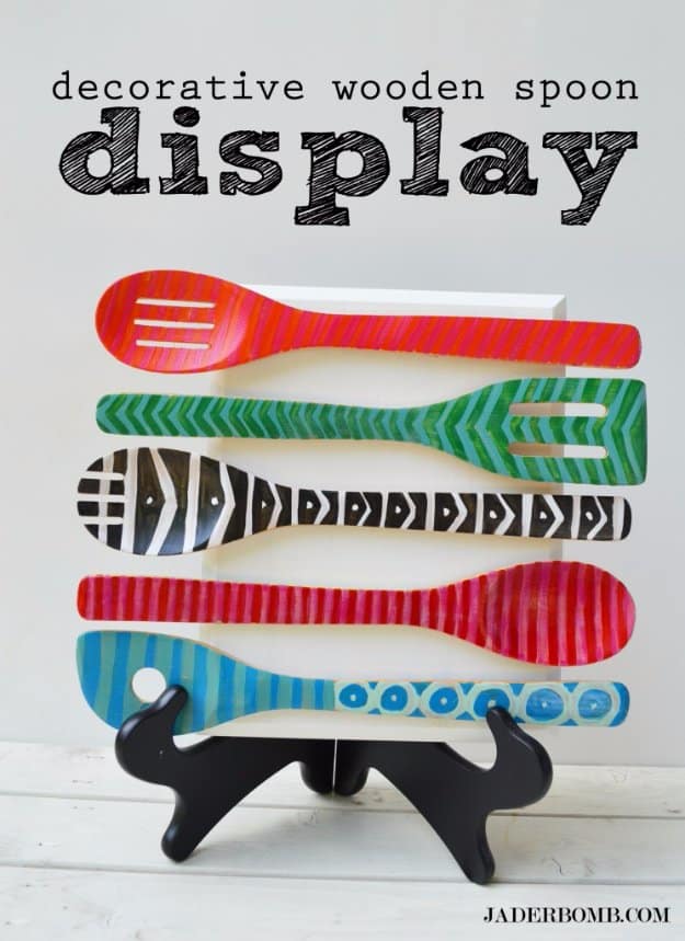 DIY Kitchen Decor Ideas - Decorative Wooden Spoon Display - Creative Furniture Projects, Accessories, Countertop Ideas, Wall Art, Storage, Utensils, Towels and Rustic Furnishings #diyideas #kitchenideass