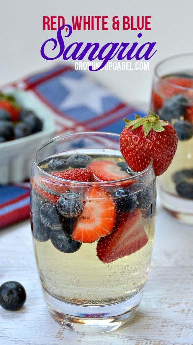 Best Fourth of July Food and Drink Ideas - Easy White Wine Sangria Recipe - BBQ on the 4th with these Desserts, Recipes and Ideas for Healthy Appetizers, Party Trays, Easy Meals for a Crowd and Fun Drink Ideas 