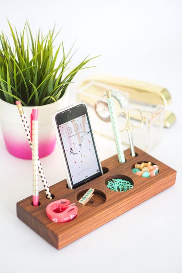 DIY Home Office Decor Ideas - Modern Desk Organizer - Do It Yourself Desks, Tables, Wall Art, Chairs, Rugs, Seating and Desk Accessories for Your Home Office #office #diydecor #diy