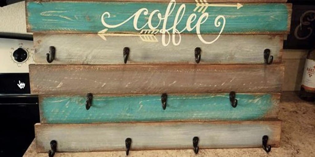 Pallet Projects DYI - DIY Farmhouse Style Decor Ideas - PalletCoffeeCupHolder - Rustic Ideas for Furniture, Paint Colors, Farm House Decoration for Living Room, Kitchen and Bedroom #diy