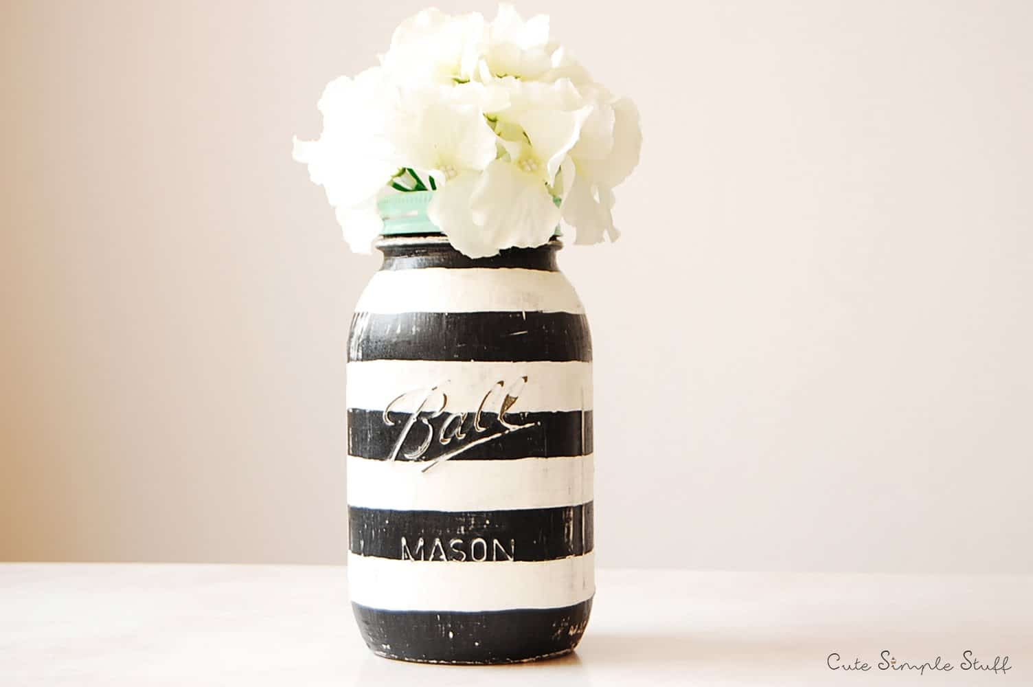 DIY Mason Jar Vases - Artsy Striped Mason Jar is The Bomb! Easy! - Best Vase Projects and Ideas for Mason Jars - Painted, Wedding, Hanging Flowers, Centerpiece, Rustic Burlap, Ribbon and Twine 