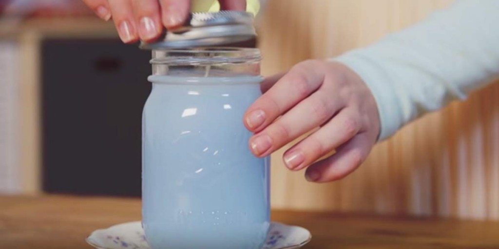 Mason Jar Crafts- How To Make A Mason Jar Candle At Home