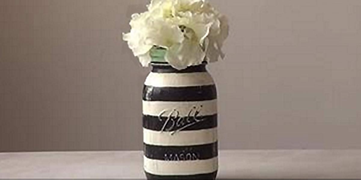 Easy Striped Mason Jar Tutorial is The Bomb! | DIY Joy Projects and Crafts Ideas