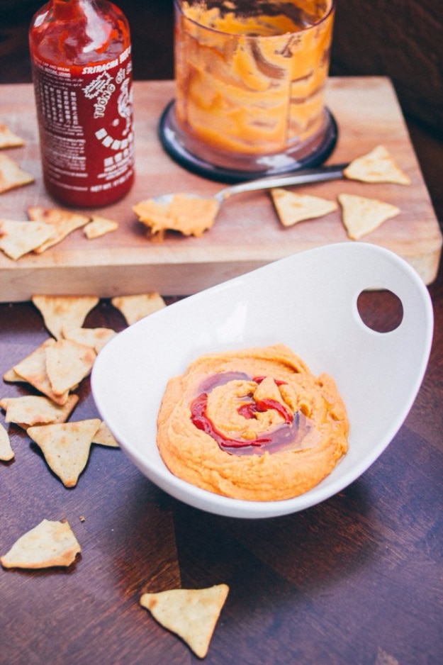 Last Minute Party Foods - Creamy Sriracha Hummus - Easy Appetizers, Simple Snacks, Ideas for 4th of July Parties, Cookouts and BBQ With Friends. Quick and Cheap Food Ideas for a Crowd#appetizers #recipes #party