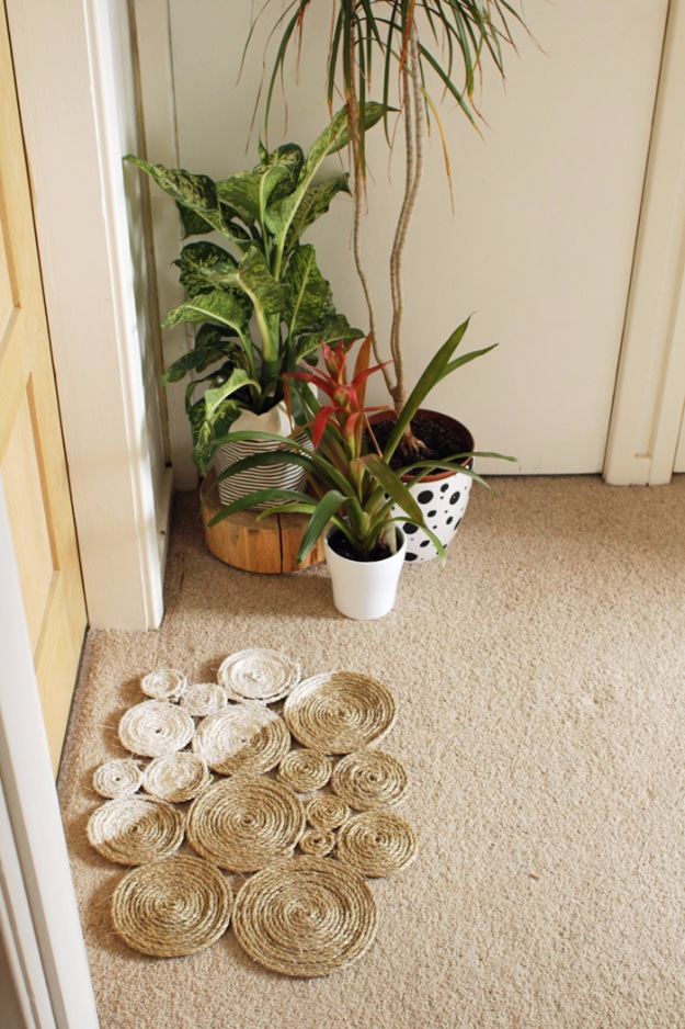DIY Welcome Mats - DIY Rope Coil Doormat - Greet Guests in Style with These Easy and Cheap Home Decor Ideas for Your Entry. Doormat Tutorials for Creative Ways to Cover Your Floors and Front Door 