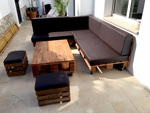 DIY Pallet Sofas and Couches - Pallet Sectional Sofa With Black Cushion - Easy and Creative Furniture and Home Decor Ideas - Make Your Own Sofa or Couch on A Budget - Makeover Your Current Couch With Slipcovers, Painting and More. Step by Step Tutorials and Instructions #diy #furniture