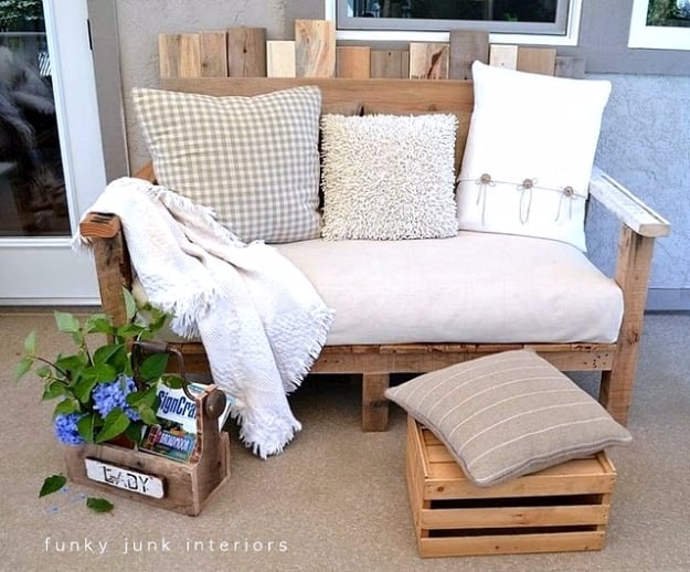 DIY Sofas and Couches - Pallet Wood Outdoor Sofa - Easy and Creative Furniture and Home Decor Ideas - Make Your Own Sofa or Couch on A Budget - Makeover Your Current Couch With Slipcovers, Painting and More. Step by Step Tutorials and Instructions #diy #furniture