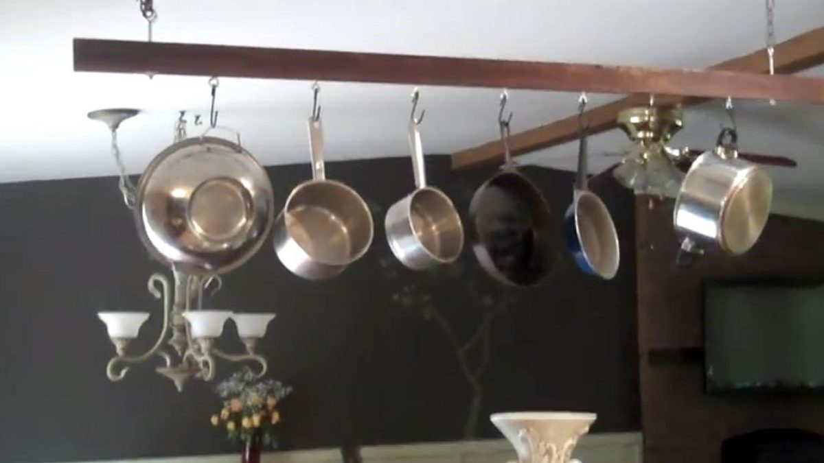 12 DIY pot rack projects to save space in your kitchen – SheKnows