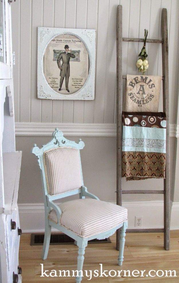  DIY Farmhouse Style Decor Ideas - Rustic Ladder Vignette - Creative Rustic Ideas for Cool Furniture, Paint Colors, Farm House Decoration for Living Room, Kitchen and Bedroom #diy #diydecor #farmhouse #countrycrafts