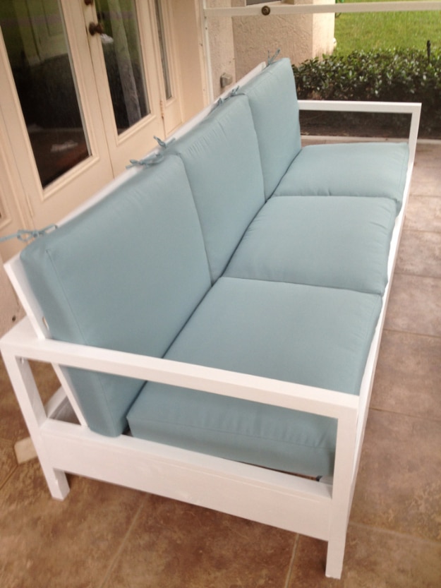 DIY Sofas and Couches - Simple White Patio Sofa - Easy and Creative Furniture and Home Decor Ideas - Make Your Own Sofa or Couch on A Budget - Makeover Your Current Couch With Slipcovers, Painting and More. Step by Step Tutorials and Instructions #diy #furniture