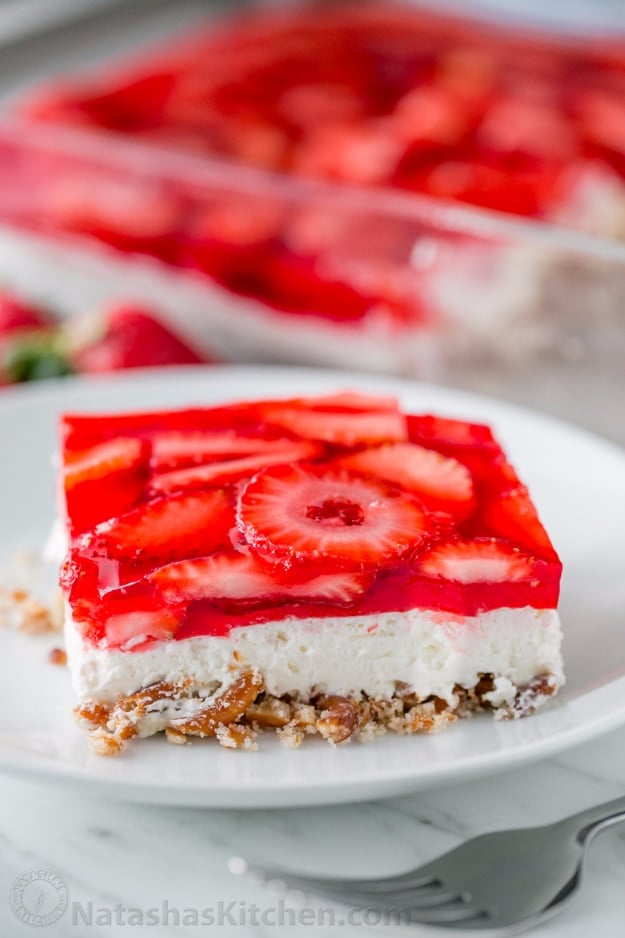 Last Minute Dessert Recipes and Ideas - Strawberry Pretzel Salad - Healthy and Easy Ideas for No Bake Recipe Foods, Chocolate, Peanut Butter. Best Simple Ideas for Summer, For A Crowd and for Parties 