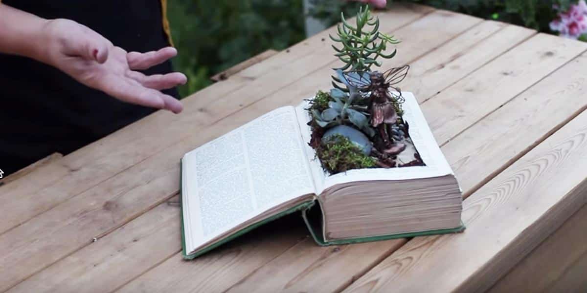 DIY Vintage Book Fairy Garden | DIY Joy Projects and Crafts Ideas