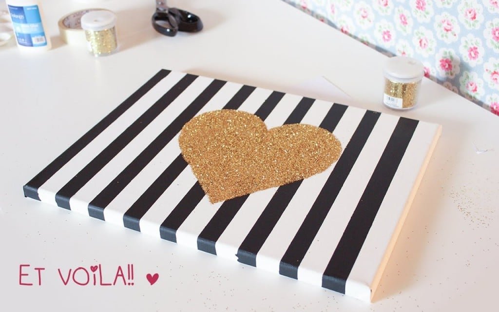 35 DIY Wall Art Ideas for the Bedroom