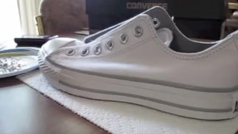Look What She’s Doing To Her Converse Shoes! AWESOME! | DIY Joy Projects and Crafts Ideas