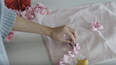 We All Love Beautiful Things And What She Does Is So Stunning (WATCH)! | DIY Joy Projects and Crafts Ideas