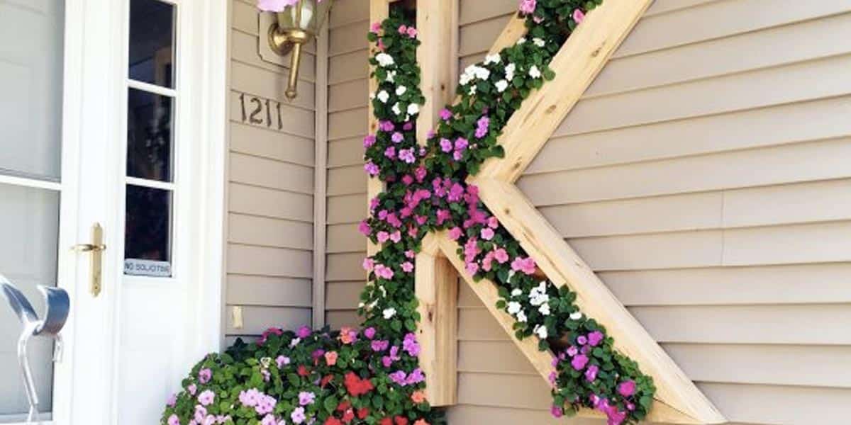 Watch How He Personalizes His Home With A Monogram Planter! | DIY Joy Projects and Crafts Ideas