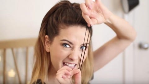 She Shows Us How to do a Messy Sexy Hairstyle in Only a Couple of Minutes! | DIY Joy Projects and Crafts Ideas