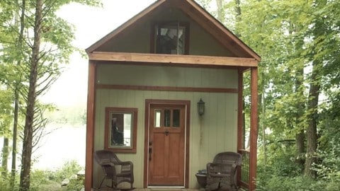 29 Yr. Old Single Mom of Three Builds a Tiny House on Her Own | DIY Joy Projects and Crafts Ideas