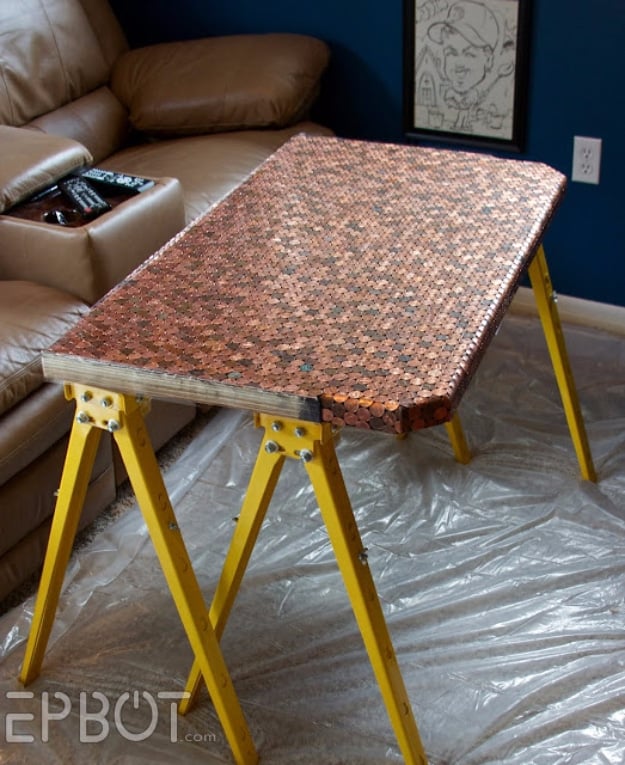Cool DIYs Made With Money, Dollar Bills and Coins - Vintage Money Desk DIY - Walls, Floors, DIY Penny Table. Art With Pennies, Walls and Furniture Make With Money, Dollar Bills and Coins. Cool, Creative Tutorials, Home Decor and DIY Projects Made With Cash 