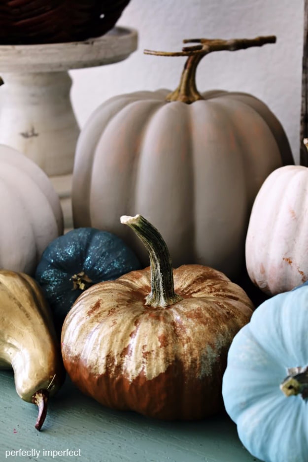 34 Pumpkin Decorations For Fall - Chalk Paint Pumpkins - Easy DIY Pumpkin Decor Ideas for Home, Yard, Outdoors - Cool Pumpkin Decorating Ideas for Adults and Kids Party, Creative Crafts With Paint, Glitter and No Carve Projects for Halloween 