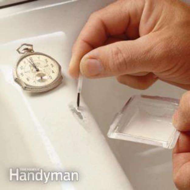 33 Home Repair Secrets From the Pros - Fixing Chipped Sink - Home Repair Ideas, Home Repairs On A Budget, Home Repair Tips, Living Room, Bedroom, Kitchen Repair, Home Improvement, Quick And Easy Home Tips http://diyjoy.com/diy-home-repair-secrets