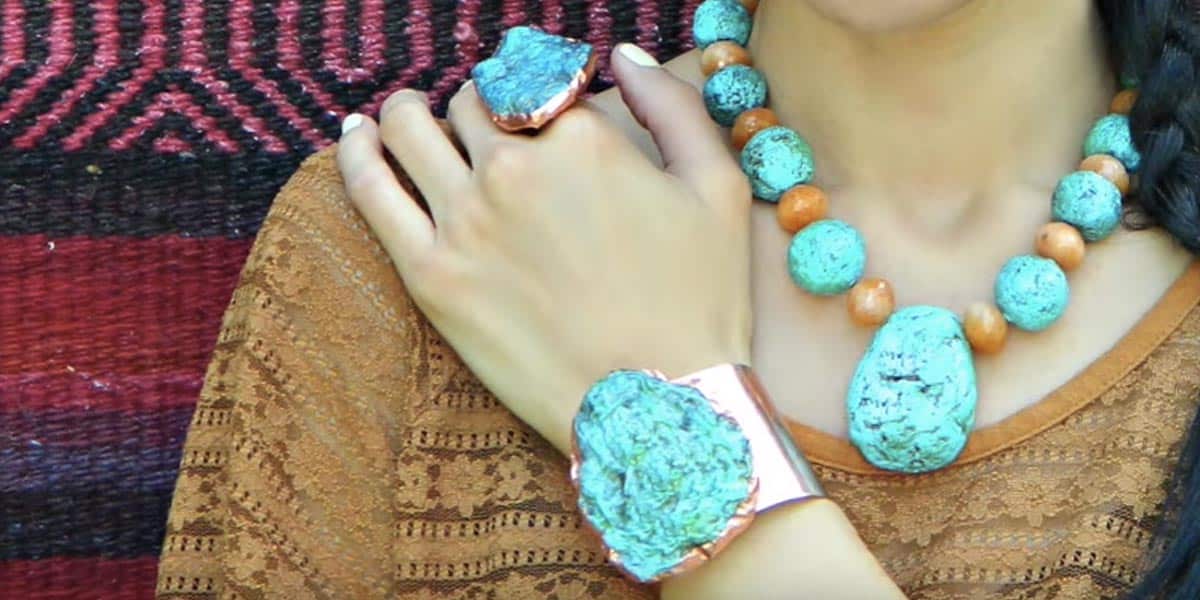 He Shows How To Make Unbelievable Looking Turquoise With Paper! (Watch!) | DIY Joy Projects and Crafts Ideas