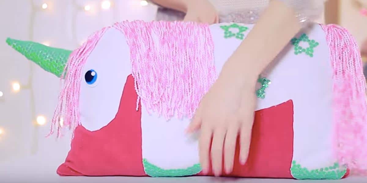 When I Think Of Unicorns I Think Of Magical And To Make One You Don’t Have To Sew It! (WATCH!) | DIY Joy Projects and Crafts Ideas