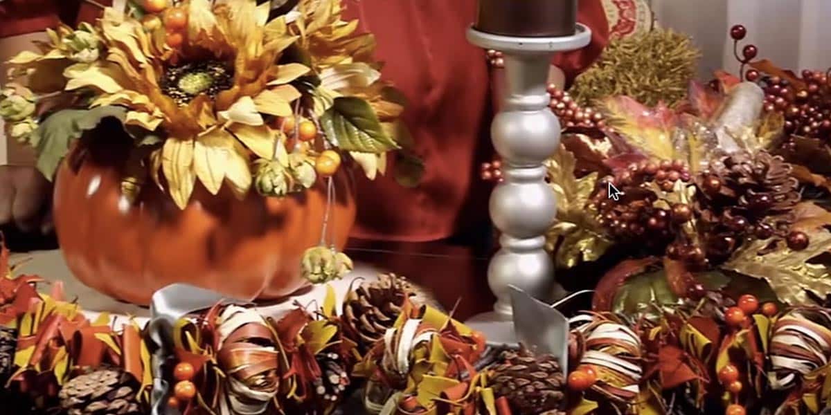 DIY Centerpiece Idea: Pumpkin Floral Arrangement | DIY Joy Projects and Crafts Ideas