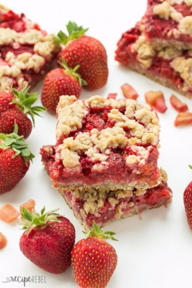33 Easy Recipes for Back To School - Strawberry Rhubarb Crisp Bars -Quick and Delicious Recipe Ideas for Kids and Adults. Pack for School Lunches, Make Ahead for Work, Freeze and Store for Early Morning Breakfasts, Super Lunch Meals, Simple Snacks and Dinner 