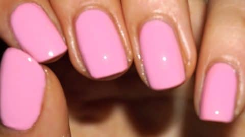 She Shows You How Paint Your Nails Like A Pro With A Few Clever Tips! (Watch!) | DIY Joy Projects and Crafts Ideas