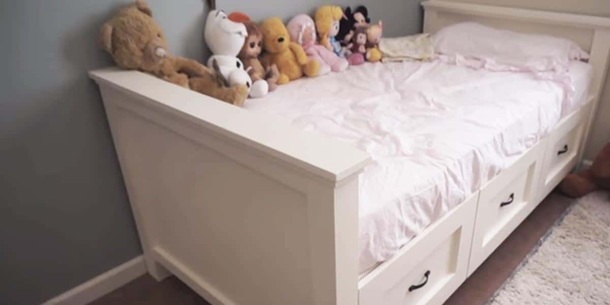 He Makes a Valuable Bed For His Little Girl…She’s One Happy Camper! (Great For Dorm’s  Too!) | DIY Joy Projects and Crafts Ideas