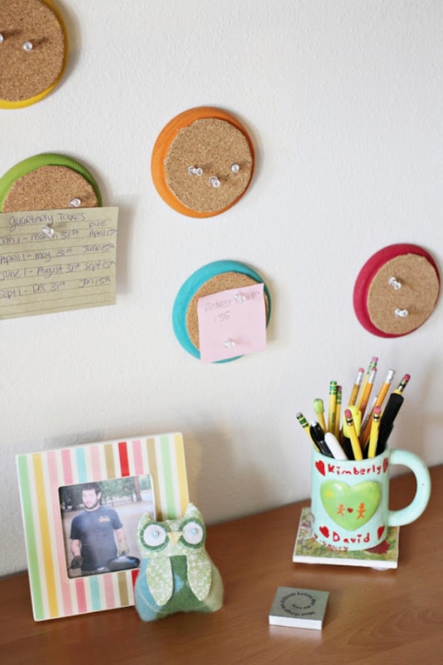 42 DIY Room Decor for Girls - Colorful Circle Cork Boards - Awesome Do It Yourself Room Decor For Girls, Room Decorating Ideas, Creative Room Decor For Girls, Bedroom Accessories, Cute Room Decor For Girls 