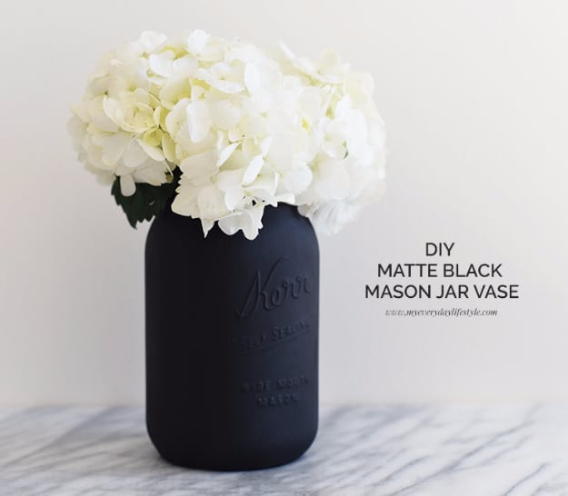 Mason Jar Crafts You Can Make In Under an Hour - DIY Matte Black Mason Jar Vase - Quick Mason Jar DIY Projects that Make Cool Home Decor and Awesome DIY Gifts - Best Creative Ideas for Mason Jars with Step By Step Tutorials and Instructions - For Teens, For Home, For Gifts, For Kids, For Summer, For Fall #masonjarcrafts #easycrafts 