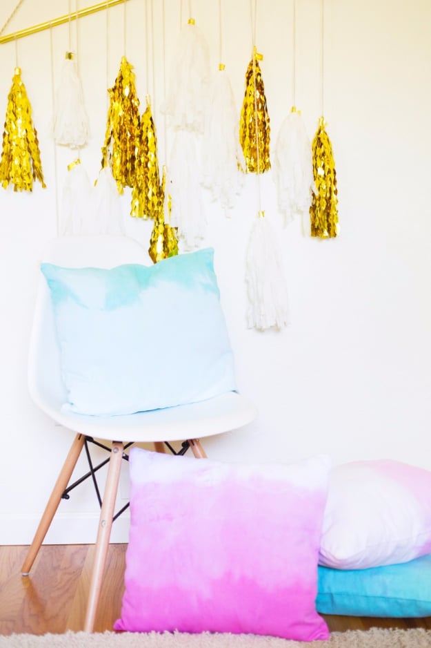 42 DIY Room Decor for Girls - DIY Ombre Dip Dye Throw Pillows - Awesome Do It Yourself Room Decor For Girls, Room Decorating Ideas, Creative Room Decor For Girls, Bedroom Accessories, Cute Room Decor For Girls 