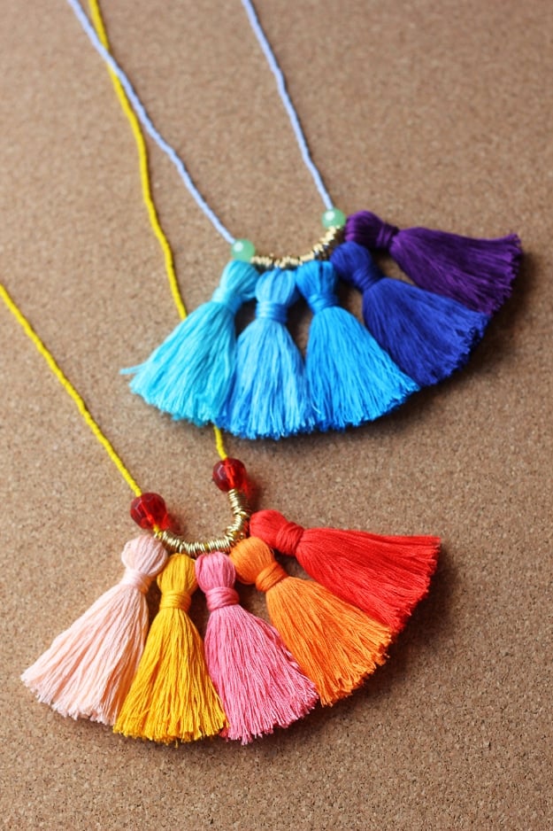 DIY Gifts for Mom - DIY Ombre Tassel Necklace - Best Craft Projects and Gift Ideas You Can Make for Your Mother - Last Minute Presents for Birthday and Christmas - Creative Photo Projects, Bath Ideas, Gift Baskets and Thoughtful Things to Give Mothers and Moms #diygifts #giftsformom