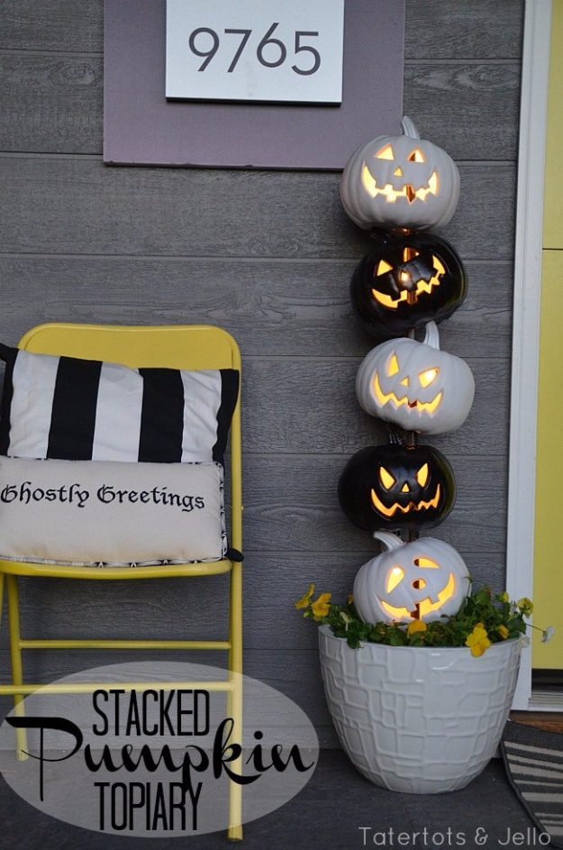 DIY Halloween Decorations - Easy Black and White Halloween Topiary - Best Easy, Cheap and Quick Halloween Decor Ideas and Crafts for Inside and Outside Your Home - Scary, Creepy Cute and Fun Outdoor Project Tutorials 