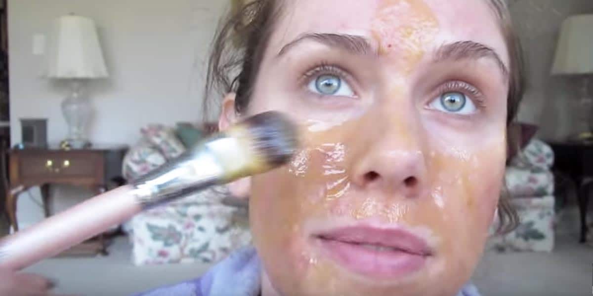 She Makes A Special DIY Honey Face Mask, Containing Great Antioxidants For All Skin Types… | DIY Joy Projects and Crafts Ideas