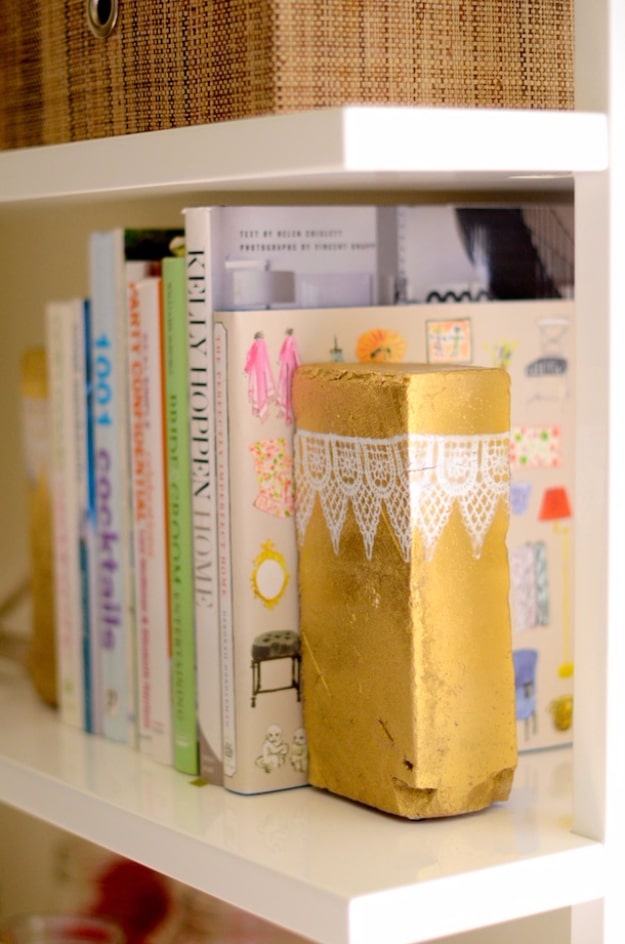 42 DIY Room Decor for Girls - Metallic Brick Bookends - Awesome Do It Yourself Room Decor For Girls, Room Decorating Ideas, Creative Room Decor For Girls, Bedroom Accessories, Cute Room Decor For Girls 