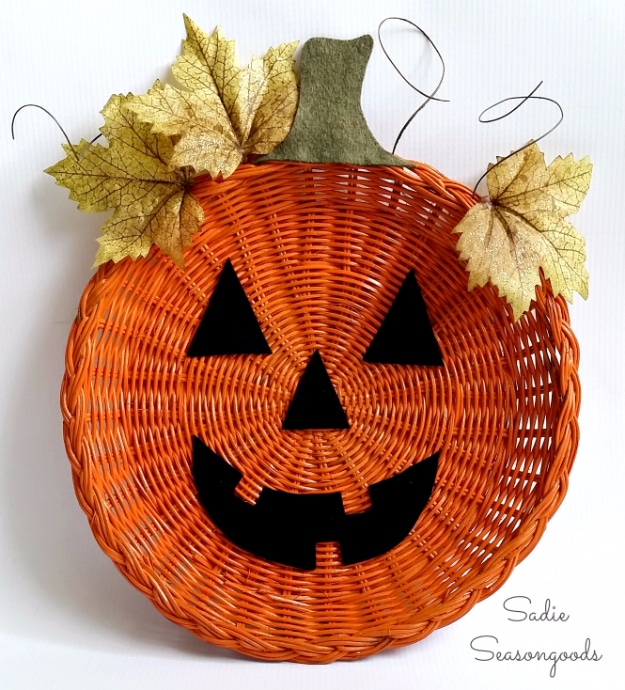 DIY Halloween Decorations - Paper Plate Holder Jack-o-Lantern Décor - Best Easy, Cheap and Quick Halloween Decor Ideas and Crafts for Inside and Outside Your Home - Scary, Creepy Cute and Fun Outdoor Project Tutorials 