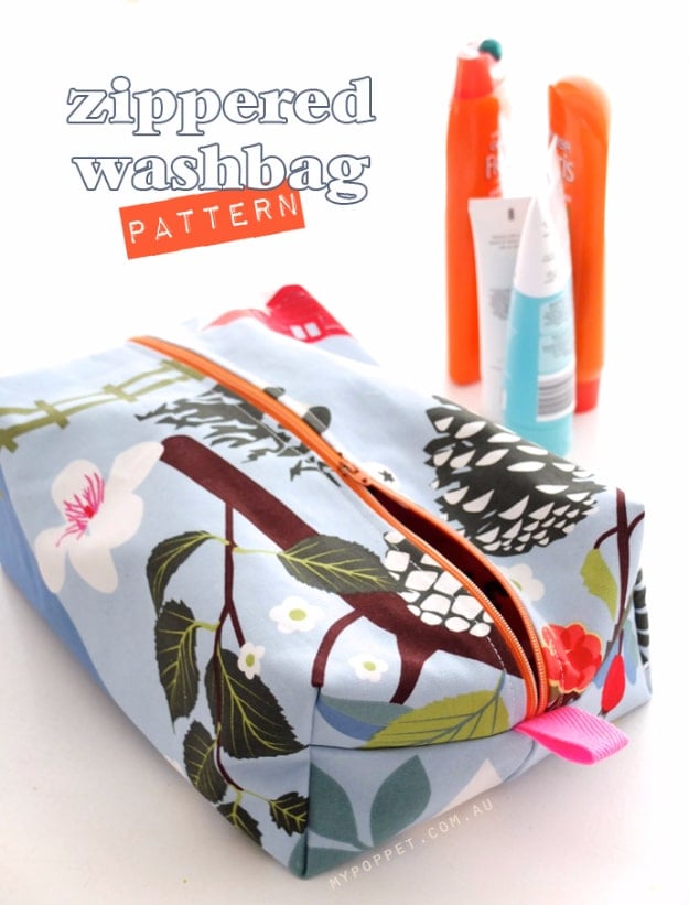 DIY Gifts for Mom - Zippered Makeup Bag Tutorial - Best Craft Projects and Gift Ideas You Can Make for Your Mother - Last Minute Presents for Birthday and Christmas - Creative Photo Projects, Bath Ideas, Gift Baskets and Thoughtful Things to Give Mothers and Moms