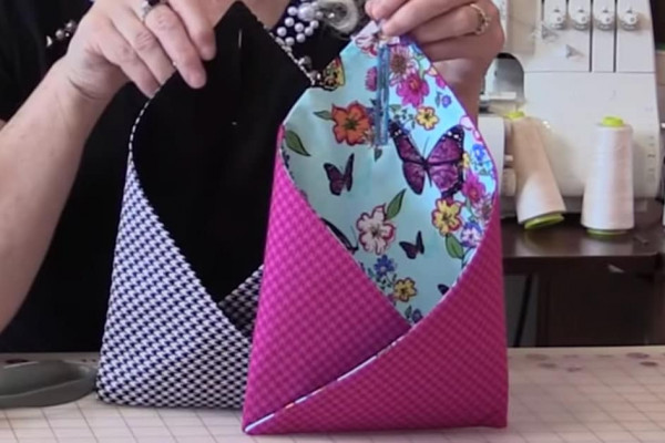 Sewing Tutorial - How to Make Hanging Door Pouches for Keys