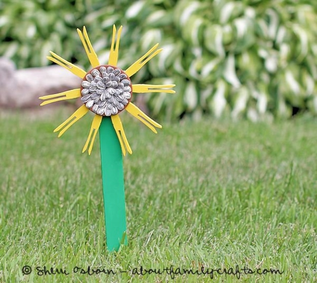 DIY Projects Made With Paint Sticks - Clothespin Sunflower Craft - Best Creative Crafts, Easy DYI Projects You Can Make With Paint Sticks From The Hardware Store - Cool Paint Stick Crafts and Furniture Project Tutorials #diy