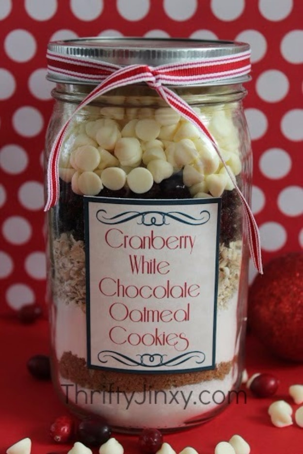 Best DIY Gifts in Mason Jars - Cranberry White Chocolate Oatmeal Cookie in a Jar - Cute Mason Jar Crafts and Recipe Ideas that Make Great DIY Christmas Presents for Friends and Family - Gifts for Her, Him, Mom and Dad - Gifts in A Jar #diygifts #christmas