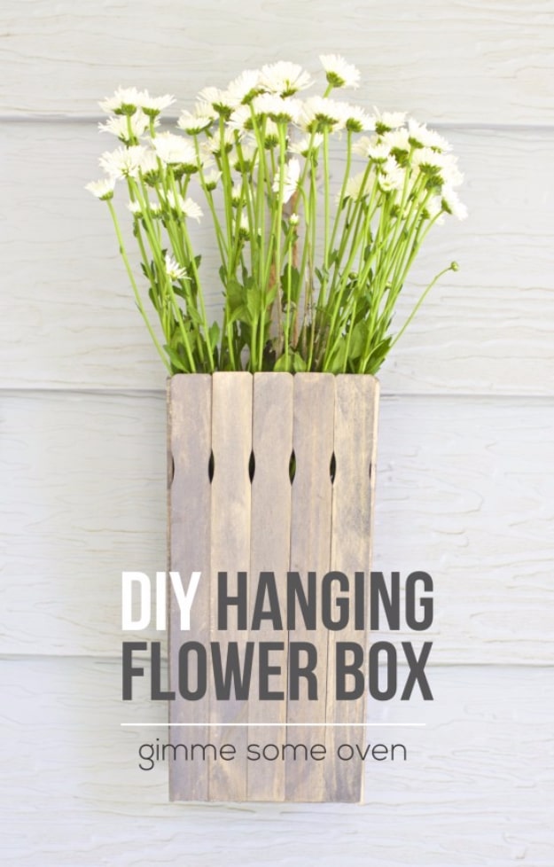 DIY Projects Made With Paint Sticks - DIY Hanging Flower Box - Best Creative Crafts, Easy DYI Projects You Can Make With Paint Sticks From The Hardware Store - Cool Paint Stick Crafts and Furniture Project Tutorials #diy