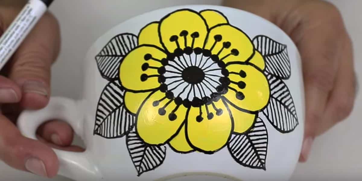 He Paints Vintage Marimekko Dishes On Dollar Store Plates And They Are Absolutely Stunning! | DIY Joy Projects and Crafts Ideas