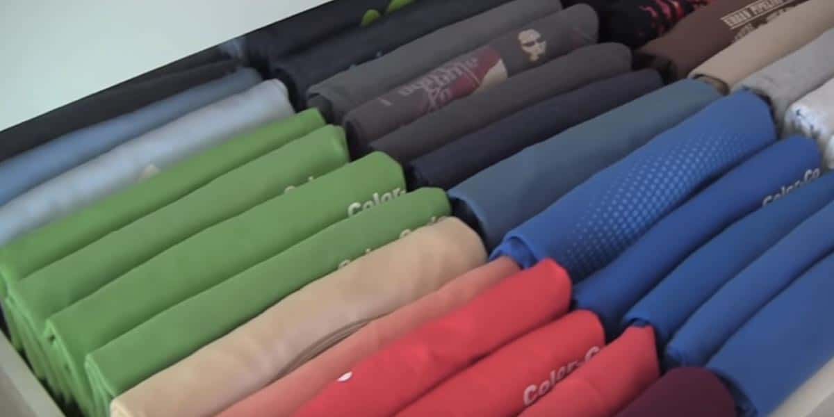 how to fold t shirts compactly